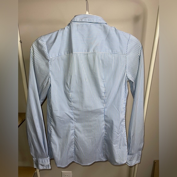 H&M blue and white button down blouse size 0 - Picture 2 of 2